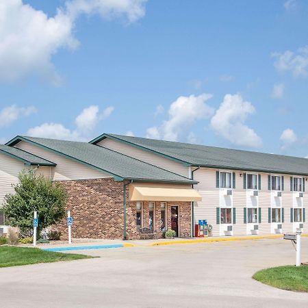 Motel Super 8 By Wyndham Mt Pleasant Mount Pleasant Exterior foto